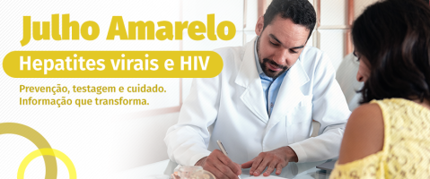 Julho Amarelo: o que as hepatites virais e o HIV têm em comum e por que falar sobre isso é tão importante Julho é o mês dedicado à conscientização sobre as hepatites virais. Ao longo dos anos, essa campanha tem reforçado a importância da prevenção, da testagem e do diagnóstico precoce. Mas quando falamos de hepatites, também é fundamental olhar para outra questão de saúde pública que, muitas vezes, caminha ao lado delas: o HIV. As duas infecções podem ser silenciosas, e em muitos casos são descobertas tarde demais, quando já causaram danos importantes ao organismo. Além disso, compartilham formas de transmissão parecidas, como o contato com sangue contaminado, o uso de materiais perfurocortantes sem esterilização e as relações sexuais desprotegidas. Por isso, falar sobre prevenção cruzada entre HIV e hepatites é também falar sobre cuidado integral. Por que fazer o teste para as duas infecções? A coinfecção por HIV e hepatites virais é mais comum do que se imagina, especialmente entre pessoas que vivem em contextos de maior vulnerabilidade. Quando essas doenças são identificadas ainda no início, é possível tratar com mais eficácia e reduzir os riscos de complicações como cirrose, câncer de fígado e falência hepática. A boa notícia é que o Sistema Único de Saúde (SUS) oferece testes rápidos e gratuitos para HIV, hepatites B e C. O resultado sai em poucos minutos e o acompanhamento é garantido pela rede pública. A prevenção está ao nosso alcance Algumas atitudes simples ajudam a proteger contra as duas infecções: Usar preservativos em todas as relações sexuais   Não compartilhar seringas, agulhas, alicates ou qualquer objeto cortante   Tomar as vacinas contra hepatites A e B, disponíveis no SUS   Realizar testagens periódicas, mesmo sem sintomas   Buscar acolhimento em serviços de saúde confiáveis   Cuidar da saúde é também criar oportunidades para uma vida com mais qualidade No PCA, a gente acredita que informação acessível e acolhimento transformam vidas. Por isso, reforçamos que prevenir, testar e tratar são formas de cuidado — não apenas com o corpo, mas com o futuro. Julho Amarelo é um convite para que mais pessoas possam olhar para a própria saúde com menos medo e mais autonomia. Se você nunca fez o teste, este pode ser um bom momento para começar.